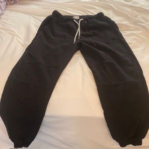 Black sweatpants, Sovereign Code